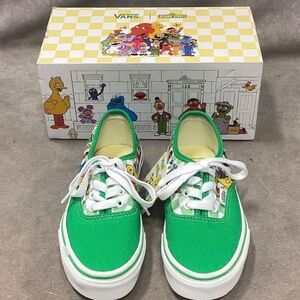 VANS x Sesame Street Green Canvas Sneakers Kids' 13 w/ Tag & Box